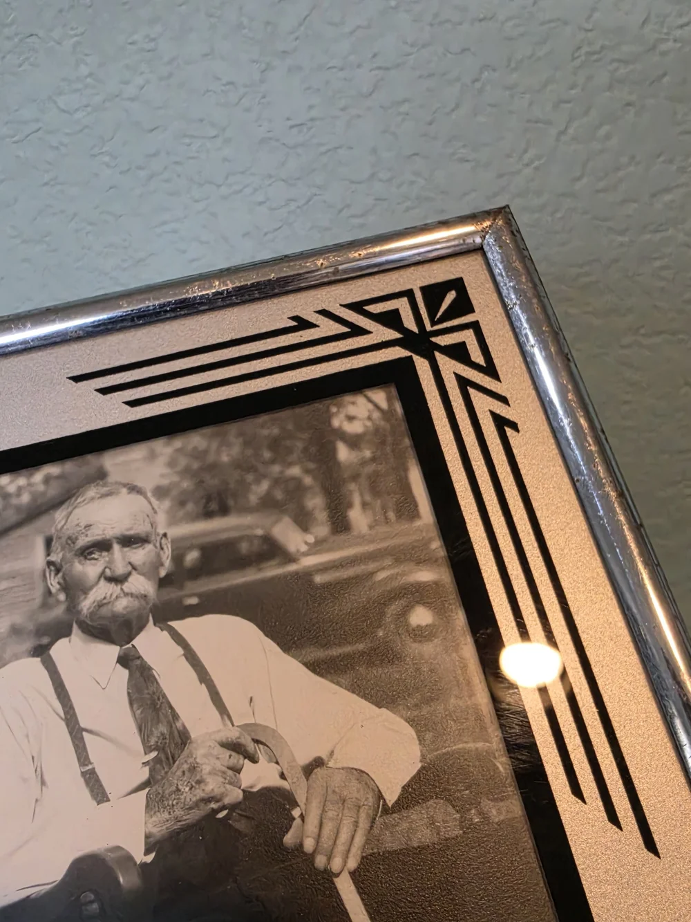 Art Deco Vintage Frame 7x9 In Reverse Painted Glass Silver w Black & Old Photos